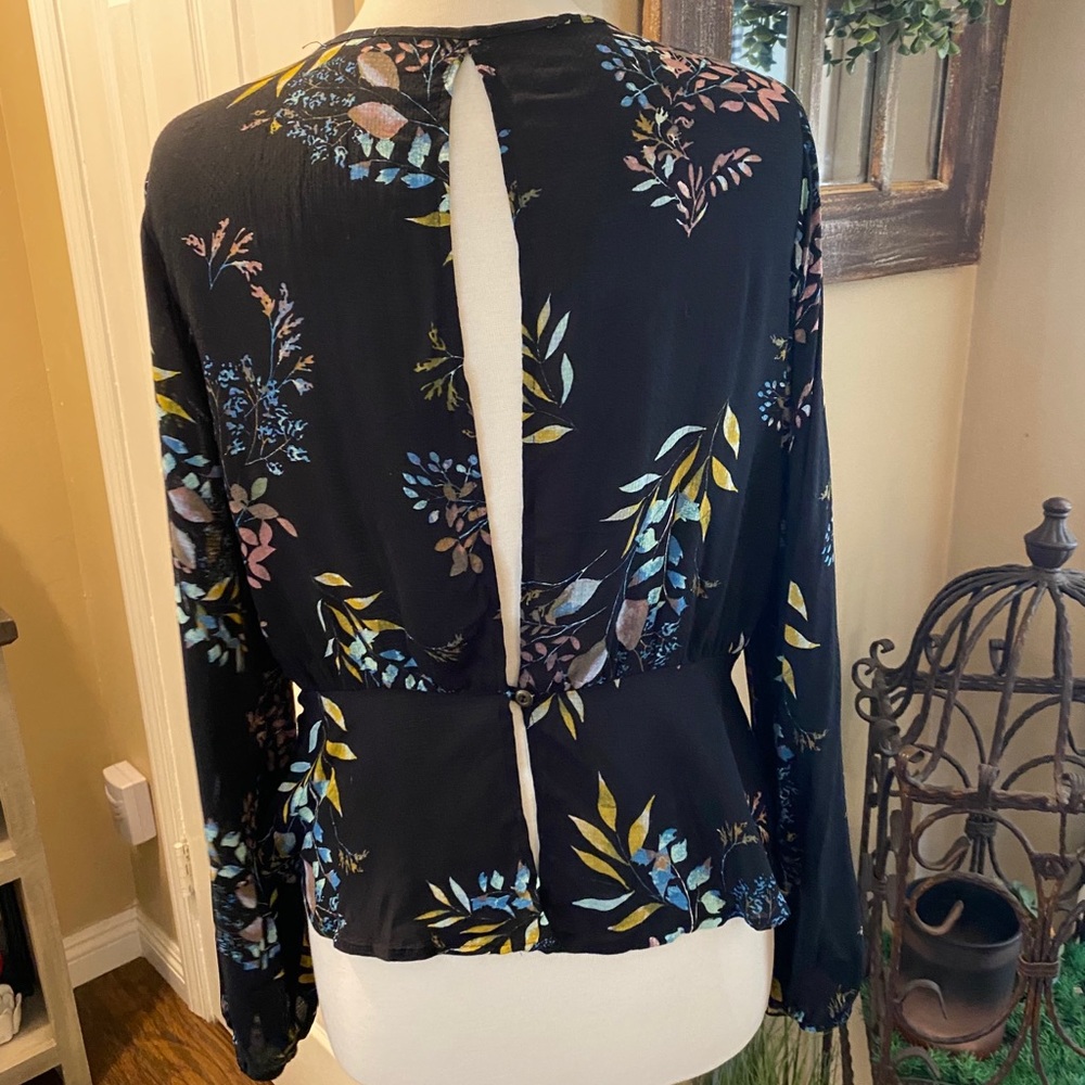 Cute Blouse - image 3